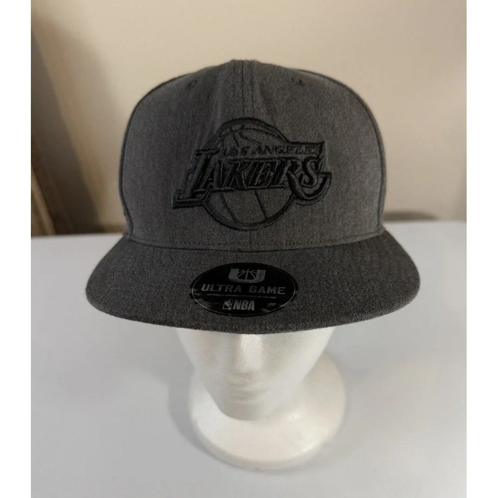 NWT ULTRA GAME NBA LOS ANGELES LAKERS SNAPBACK FLAT BRIM CAP BLACK